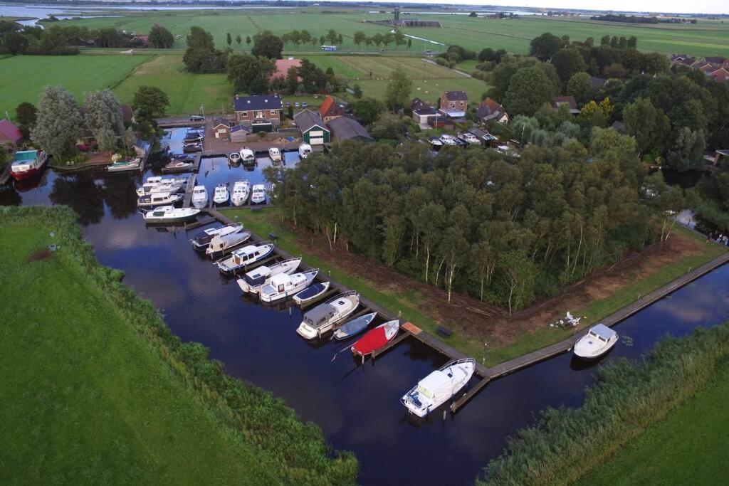 Boat Allemansfreon - Kamperen Op Het Water - Niet Om Mee Te Varen - Read Host Profile-Lees Hostprofiel Jutrijp Exterior foto