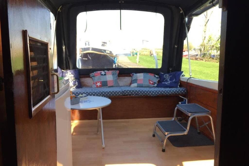 Boat Allemansfreon - Kamperen Op Het Water - Niet Om Mee Te Varen - Read Host Profile-Lees Hostprofiel Jutrijp Exterior foto