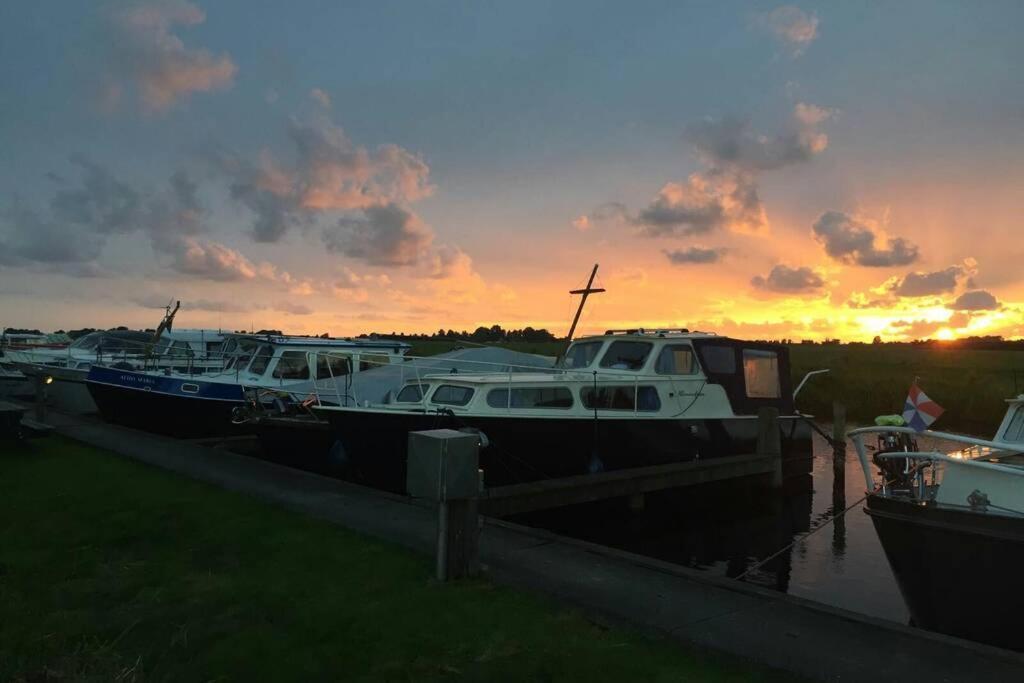 Boat Allemansfreon - Kamperen Op Het Water - Niet Om Mee Te Varen - Read Host Profile-Lees Hostprofiel Jutrijp Exterior foto